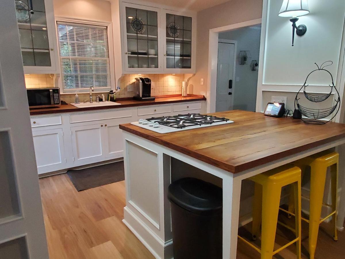 Cheerful 2 Bedroom Near Colleges, Downtown, Attractions Montgomery Dış mekan fotoğraf